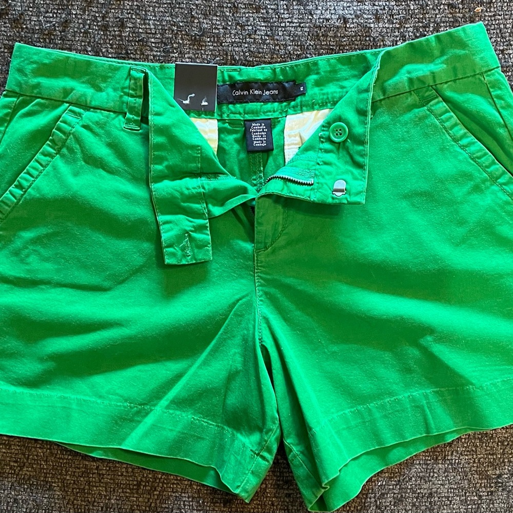 CALVIN KLEIN WOMENS CHINO SHORTS, KELLY GREEN, SZ 12, NWT